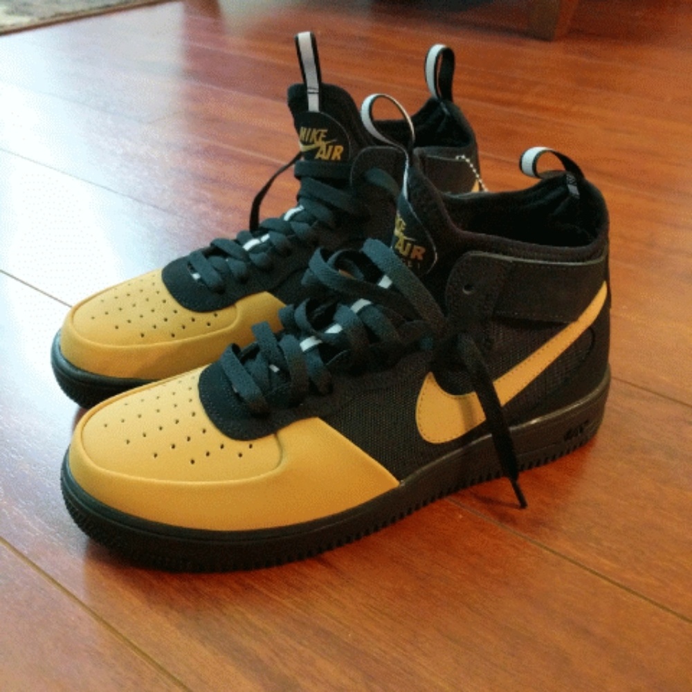 Nike shoes - Picture 2 of 4